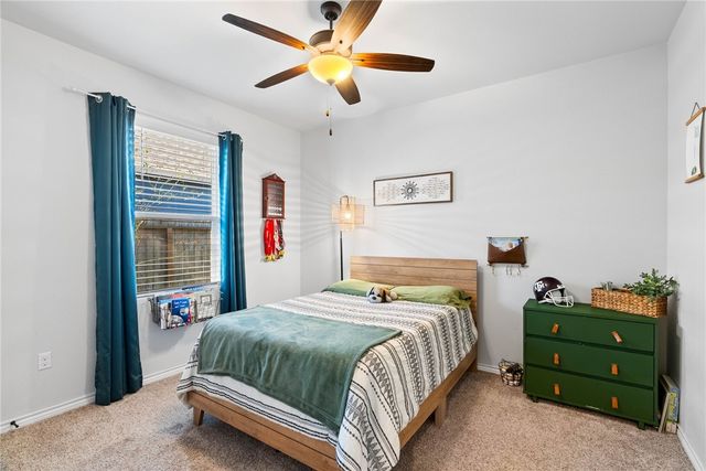 150 Norwood Oaks Dr, Rockport, TX 78382