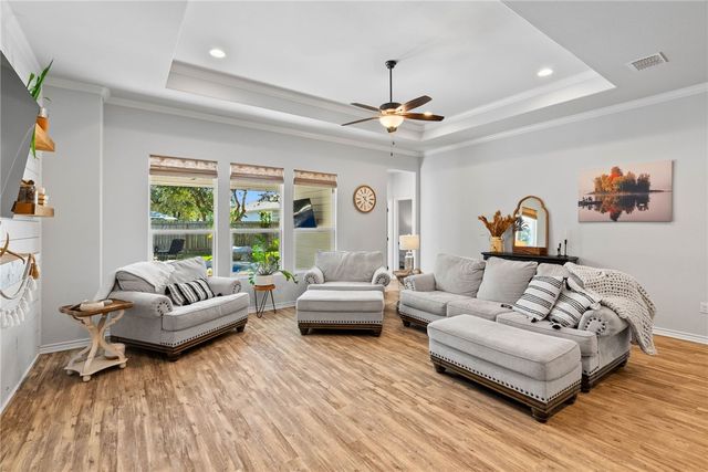 150 Norwood Oaks Dr, Rockport, TX 78382