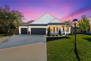 150 Norwood Oaks Dr, Rockport, TX 78382