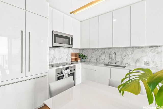 987 Queen Street 3602, Honolulu, HI 96814