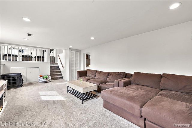 44012 Carrnation Drive, Sterling Heights, MI 48313