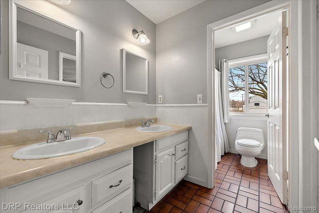 44012 Carrnation Drive, Sterling Heights, MI 48313