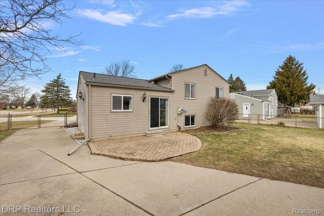 44012 Carrnation Drive, Sterling Heights, MI 48313