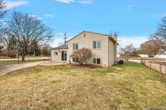 44012 Carrnation Drive, Sterling Heights, MI 48313