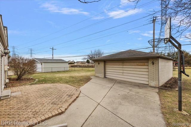 44012 Carrnation Drive, Sterling Heights, MI 48313