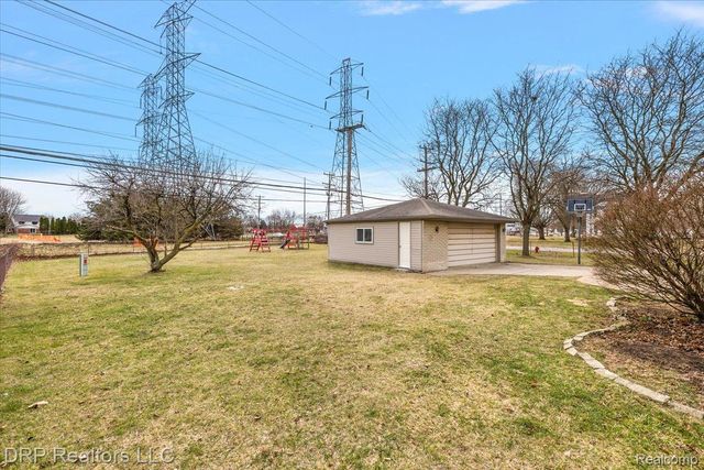 44012 Carrnation Drive, Sterling Heights, MI 48313