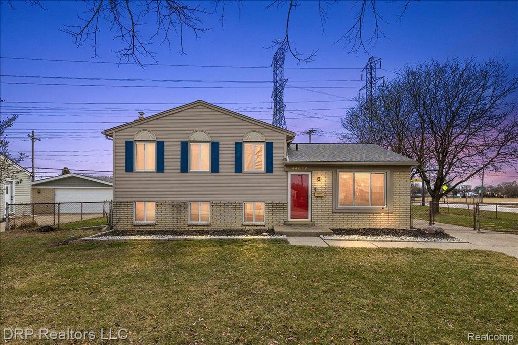 44012 Carrnation Drive, Sterling Heights, MI 48313