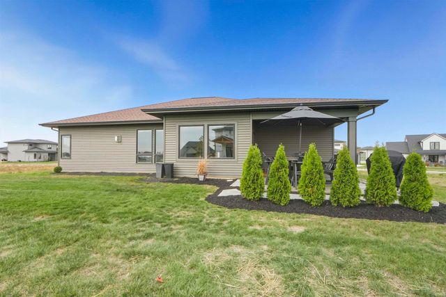 535 Ridley Park Way, Huntertown, IN 46748