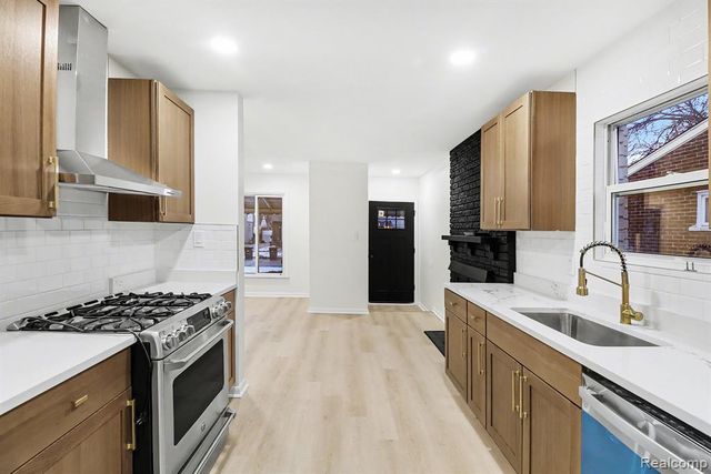 7882 Campbell Street, Taylor, MI 48180