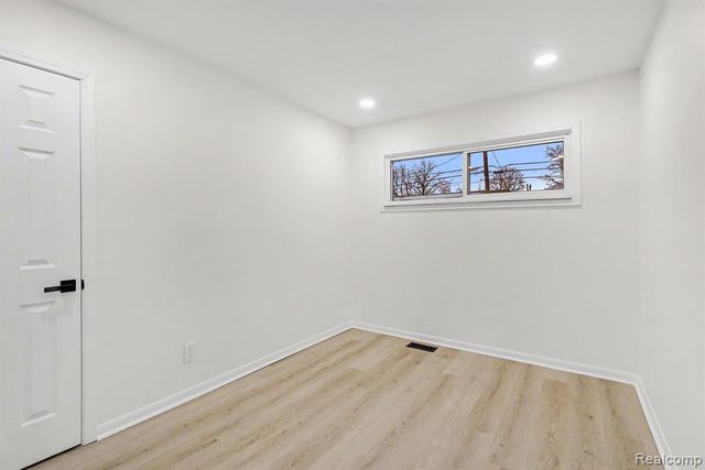 7882 Campbell Street, Taylor, MI 48180