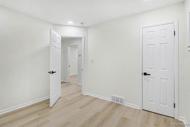 7882 Campbell Street, Taylor, MI 48180