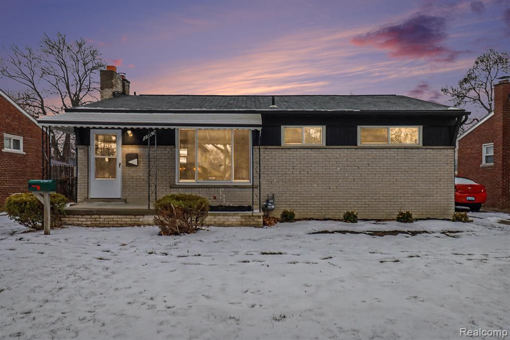 7882 Campbell Street, Taylor, MI 48180