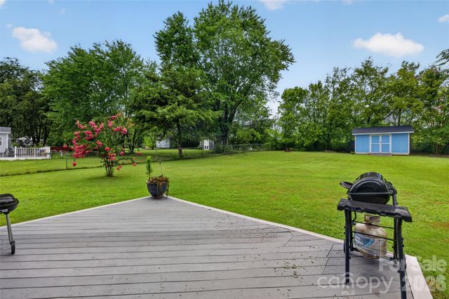 3550 Farm Lake Drive SW, Concord, NC 28027