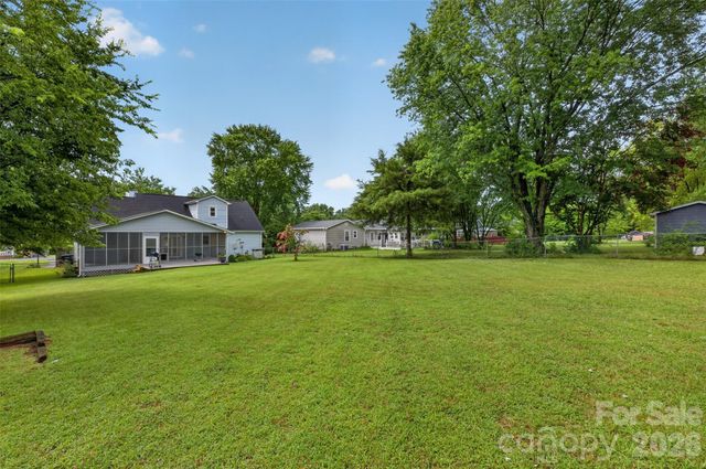 3550 Farm Lake Drive SW, Concord, NC 28027