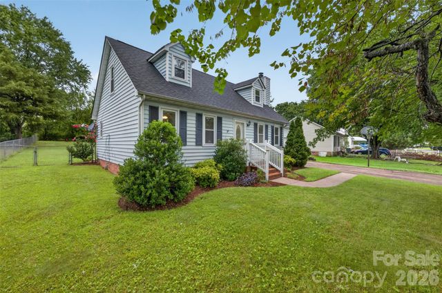 3550 Farm Lake Drive SW, Concord, NC 28027