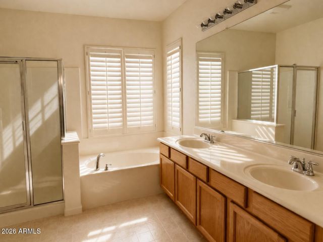 2056 E STEPHENS Place, Chandler, AZ 85225