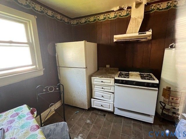 424 Elm St, Petersburg, VA 23803