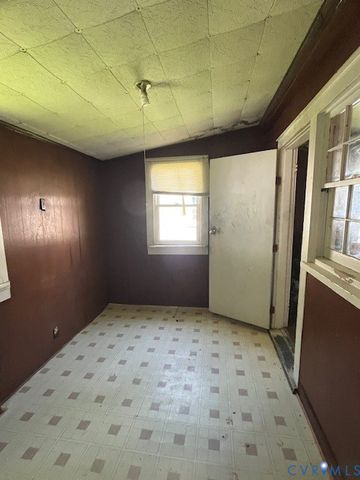 424 Elm St, Petersburg, VA 23803