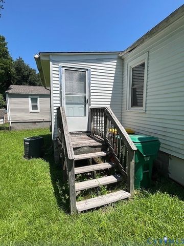 424 Elm St, Petersburg, VA 23803