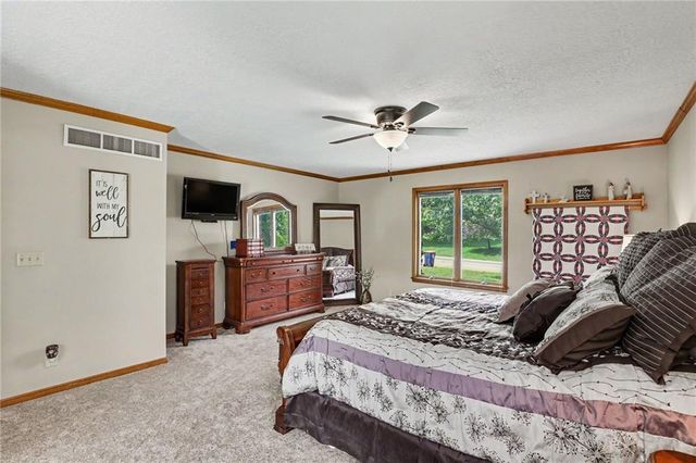 1056 NW High Point Drive, Lee's Summit, MO 64081