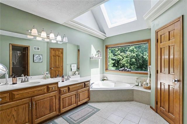 1056 NW High Point Drive, Lee's Summit, MO 64081