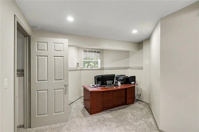 1056 NW High Point Drive, Lee's Summit, MO 64081