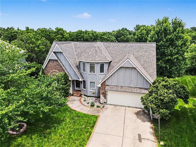 1056 NW High Point Drive, Lee's Summit, MO 64081