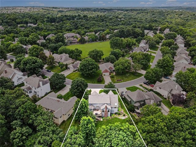 1056 NW High Point Drive, Lee's Summit, MO 64081