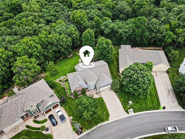 1056 NW High Point Drive, Lee's Summit, MO 64081