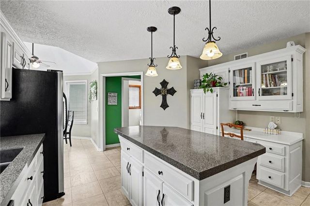 1056 NW High Point Drive, Lee's Summit, MO 64081