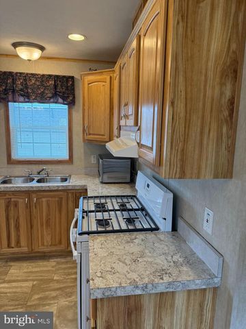 278 PFAUTZ HILL RD, Stevens, PA 17578