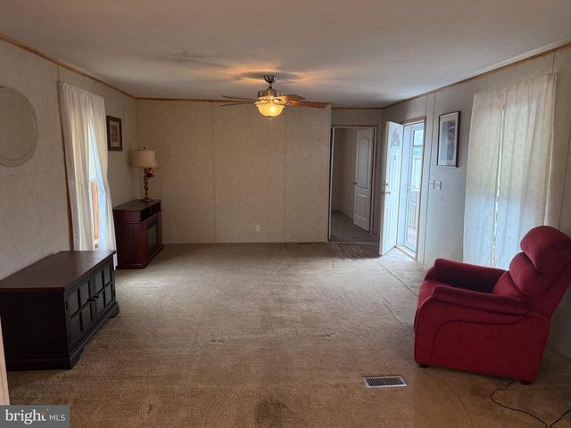 278 PFAUTZ HILL RD, Stevens, PA 17578