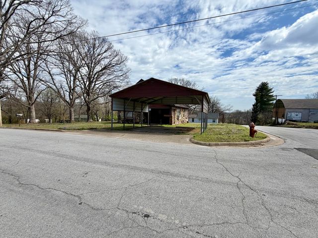 842 S Curry Street, West Plains, MO 65775