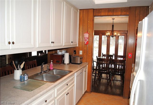 5743 Mills Creek Lane, North Ridgeville, OH 44039