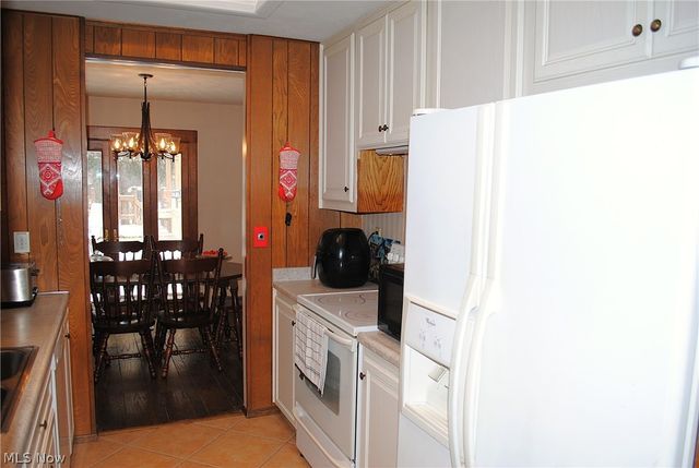 5743 Mills Creek Lane, North Ridgeville, OH 44039