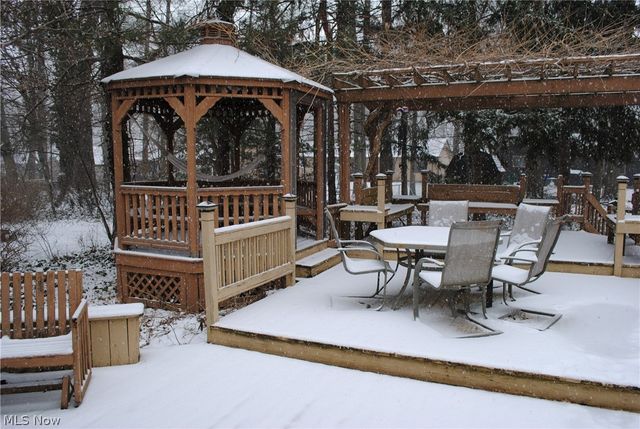 5743 Mills Creek Lane, North Ridgeville, OH 44039