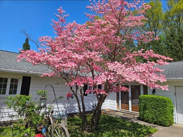 5743 Mills Creek Lane, North Ridgeville, OH 44039