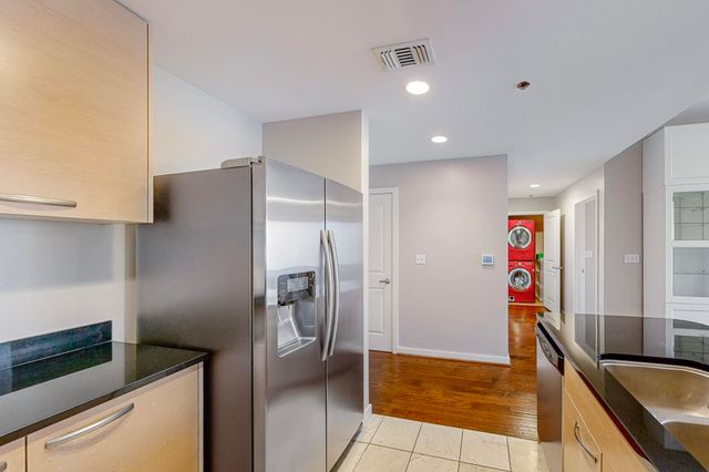 1200 Main Street, Dallas, TX 75202