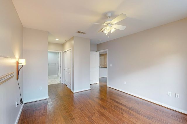 1200 Main Street, Dallas, TX 75202