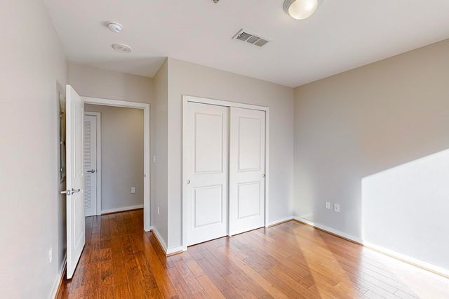 1200 Main Street, Dallas, TX 75202
