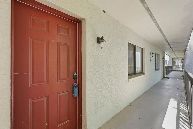 11709 RAINTREE VILLAGE BOULEVARD C, Temple Terrace, FL 33617