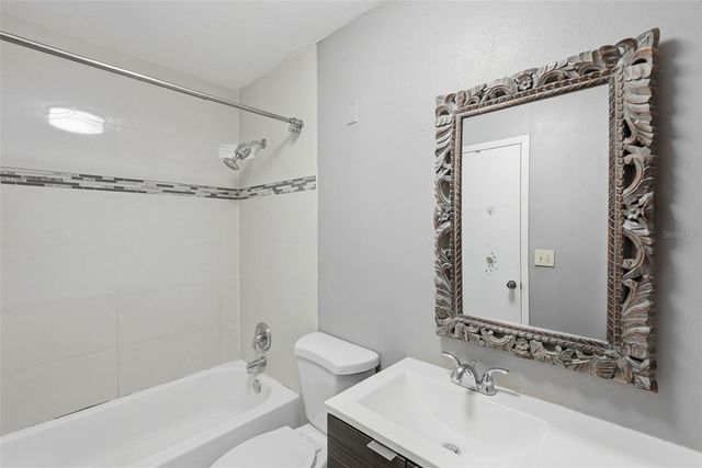 11709 RAINTREE VILLAGE BOULEVARD C, Temple Terrace, FL 33617