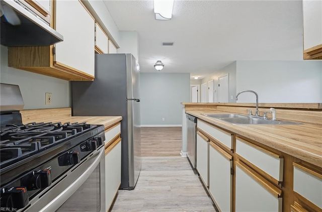 12632 Daybreak CIR, Newport News, VA 23602