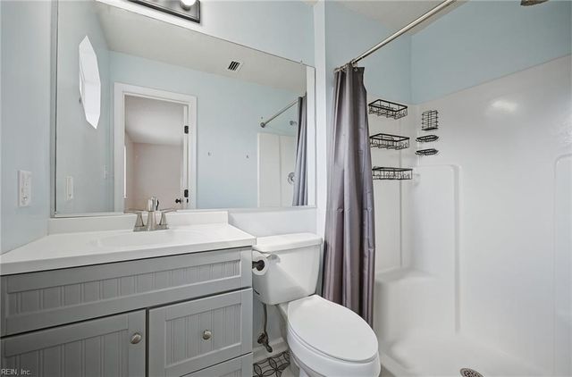 12632 Daybreak CIR, Newport News, VA 23602