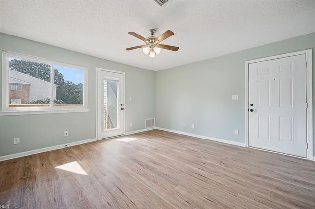 12632 Daybreak CIR, Newport News, VA 23602