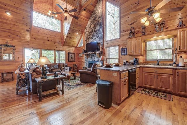 425 Rhonda Lane, Mineral Bluff, GA 30559