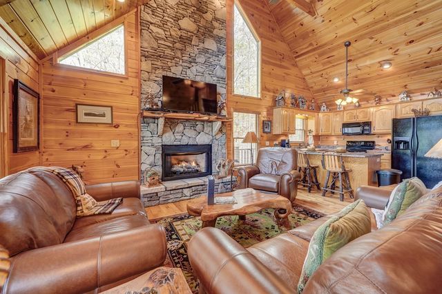 425 Rhonda Lane, Mineral Bluff, GA 30559