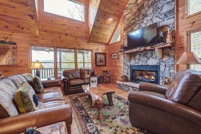 425 Rhonda Lane, Mineral Bluff, GA 30559