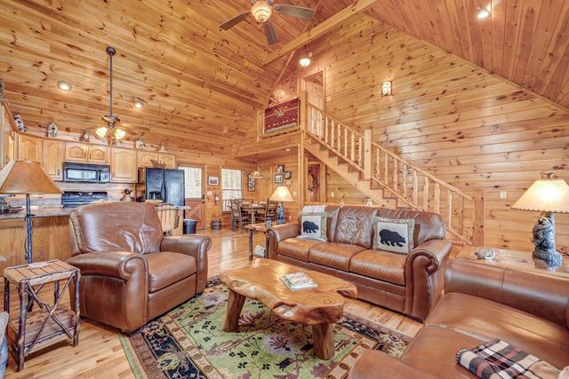 425 Rhonda Lane, Mineral Bluff, GA 30559