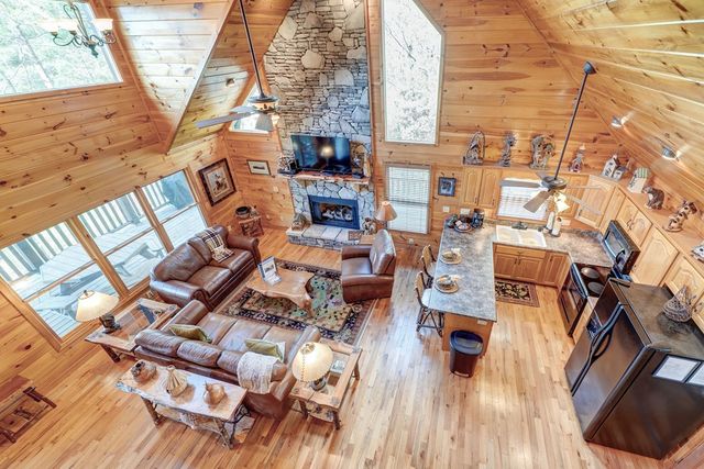 425 Rhonda Lane, Mineral Bluff, GA 30559